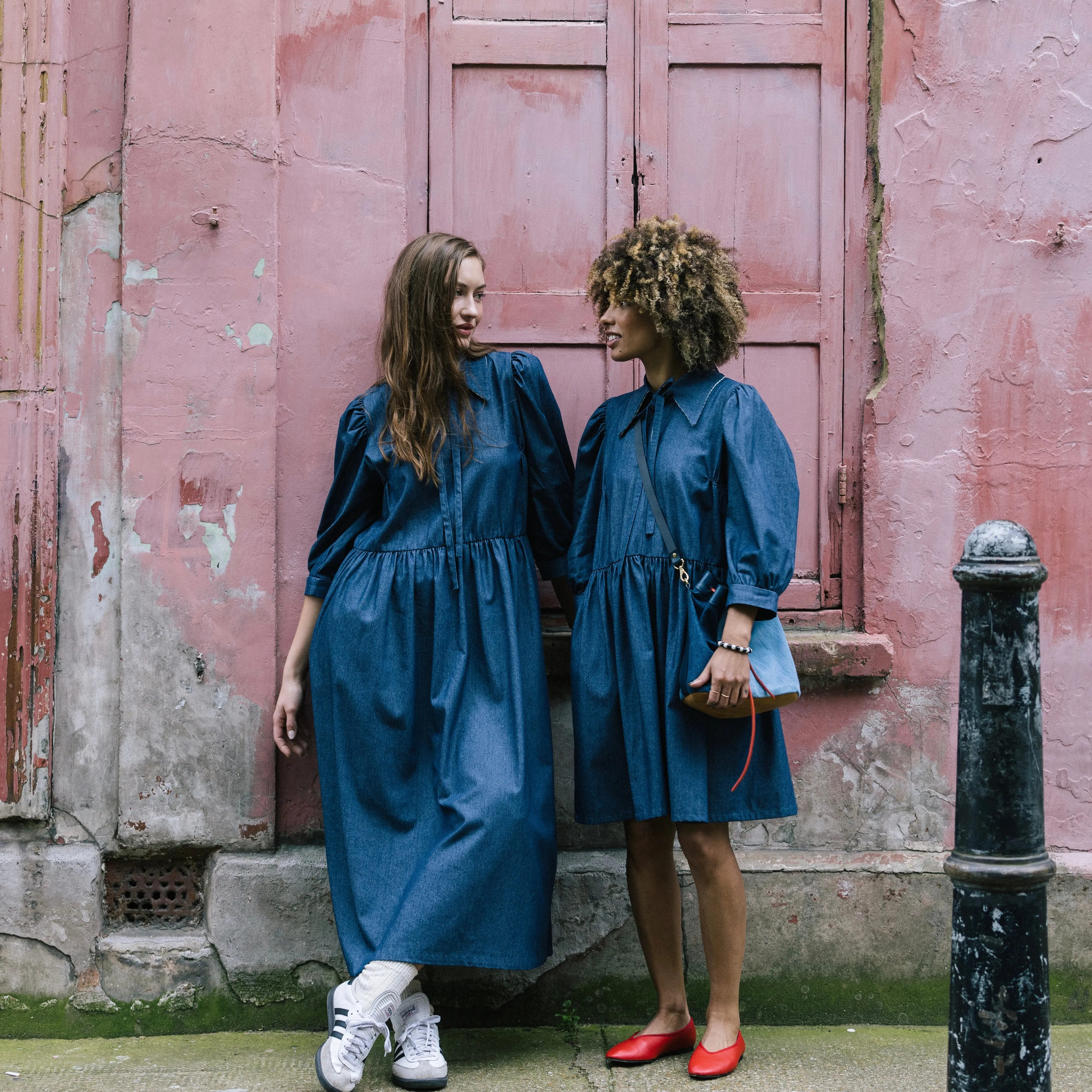 LPOL x seventy   mochi Mia Bucket Bag in Denim & Red